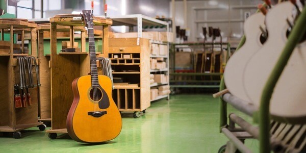 Dòng guitar FG/FS Series sở hữu thiết kế truyền thống với thùng đàn lớn và khung đàn hình vỏ sò