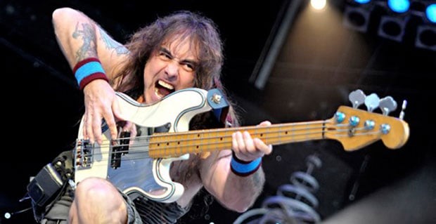 Chơi Bass hay Guitar khó hơn