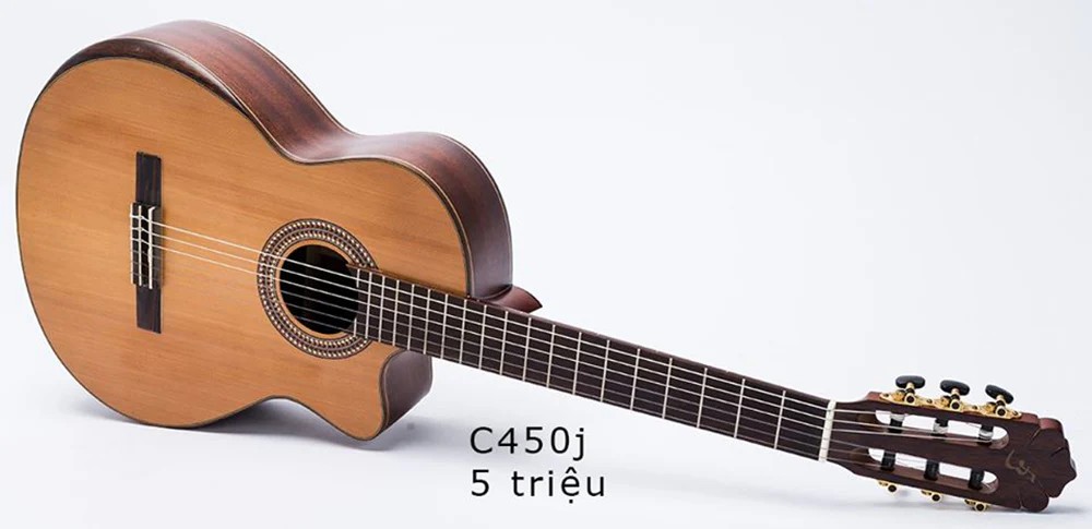 Đàn Guitar Ba Đờn Classic với thiết kế thanh lịch, thể hiện sự tinh túy của nghề làm đàn thủ công Việt Nam