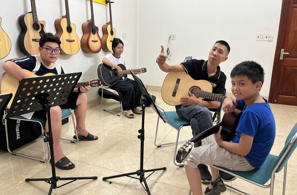 dạy guitar cơ bản