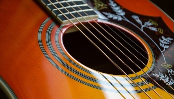 Cách đánh điệu slow cơ bản với đàn Guitar