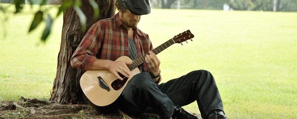 Guitar 3/4 nhỏ gọn, phù hợp với người chơi thích sự linh hoạt và dễ di chuyển