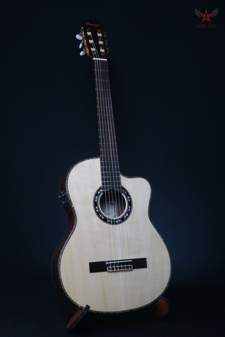Đàn Guitar Classic Flamenco FSP7 CE với mặt top gỗ tuyết tùng và thân gỗ mun